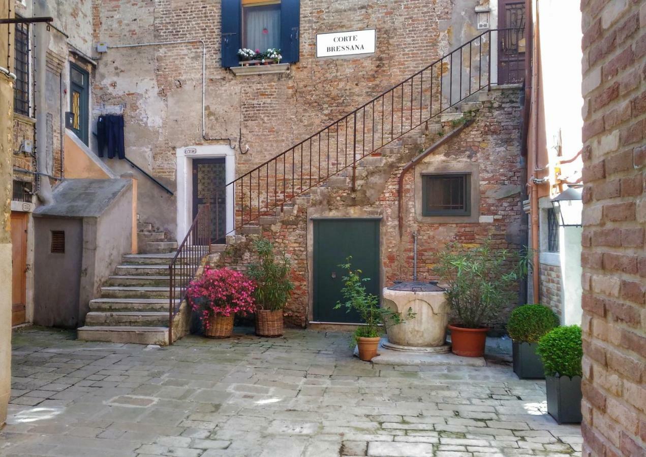 Historical Home In Venice Center Exterior photo